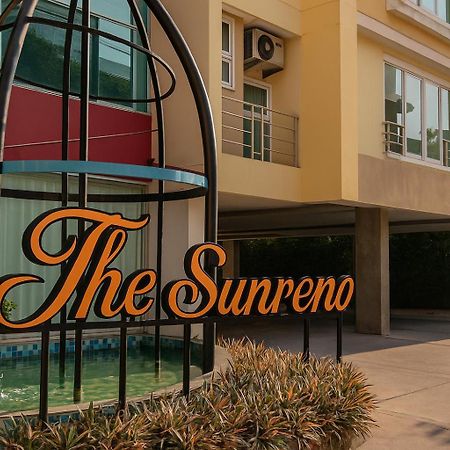 The Sunreno Hotel Sha Бангкок Екстер'єр фото