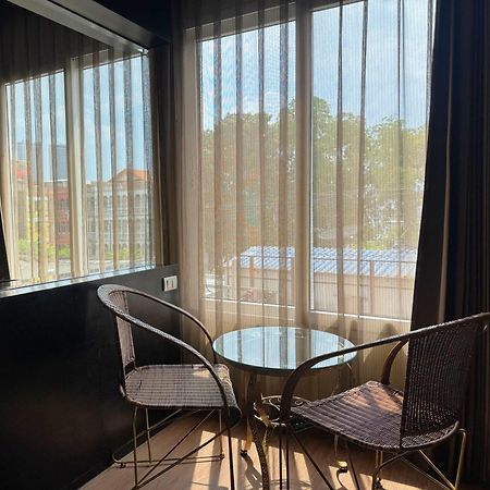 The Sunreno Hotel Sha Бангкок Екстер'єр фото