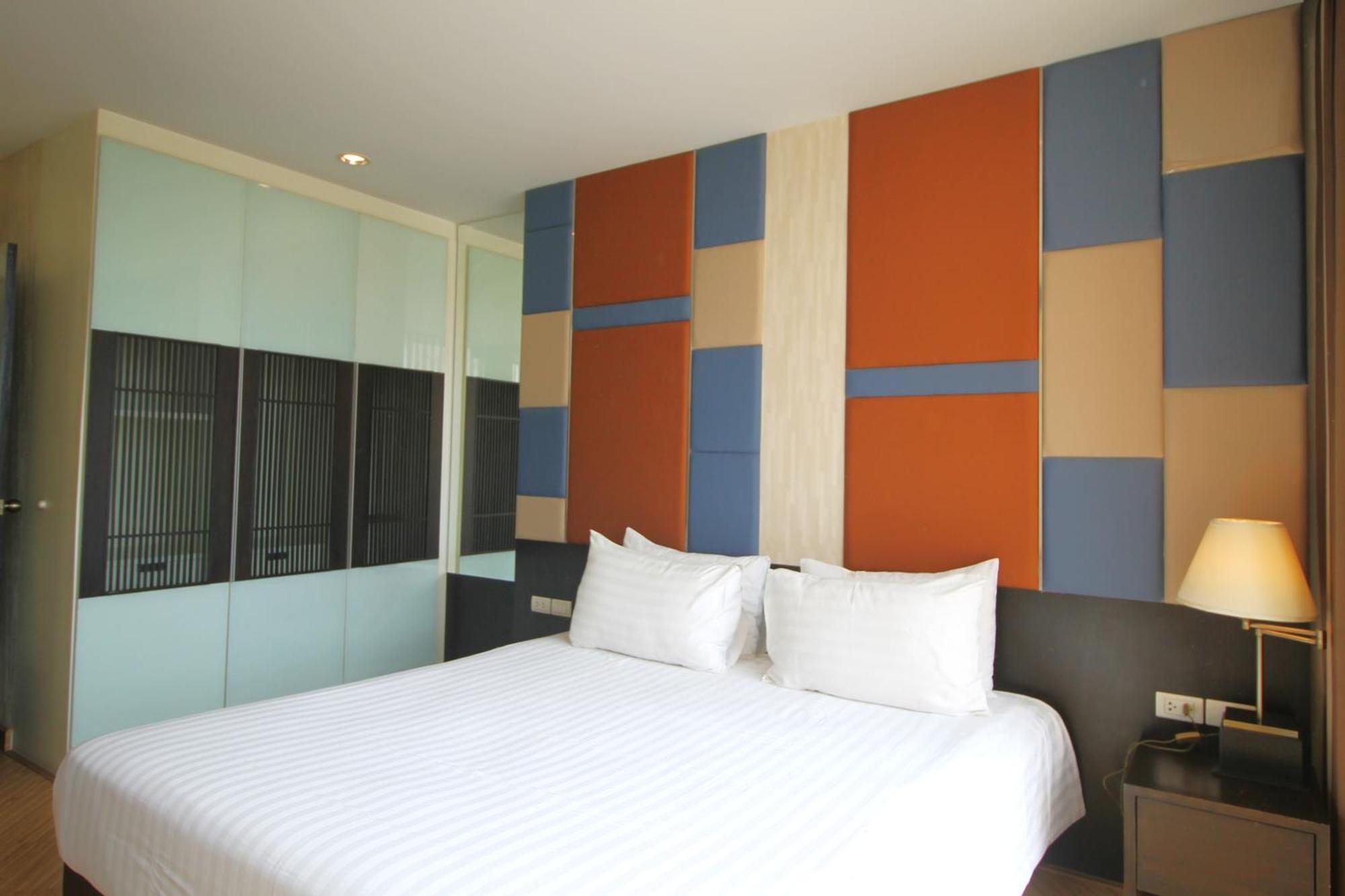 The Sunreno Hotel Sha Бангкок Екстер'єр фото