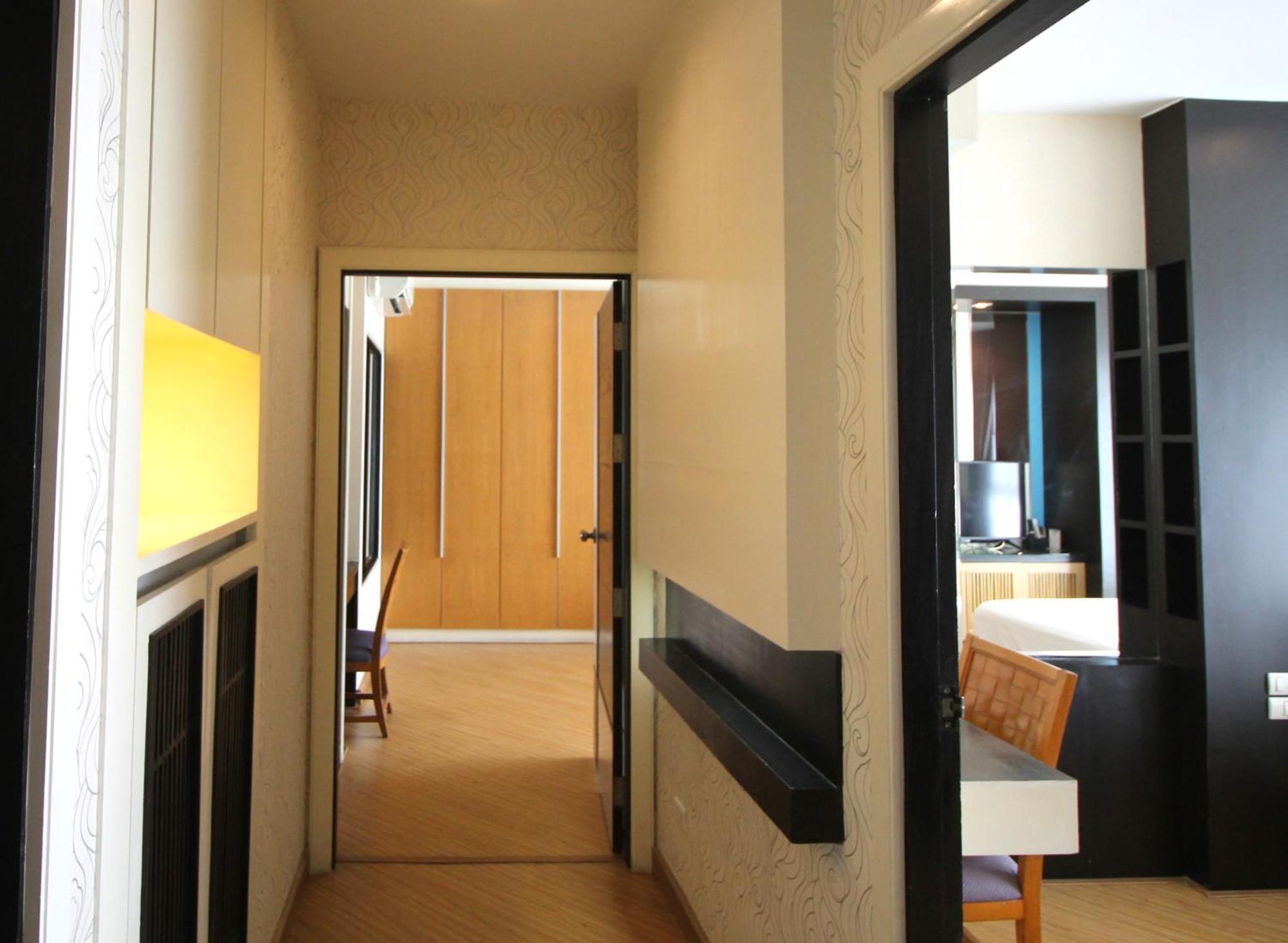 The Sunreno Hotel Sha Бангкок Екстер'єр фото