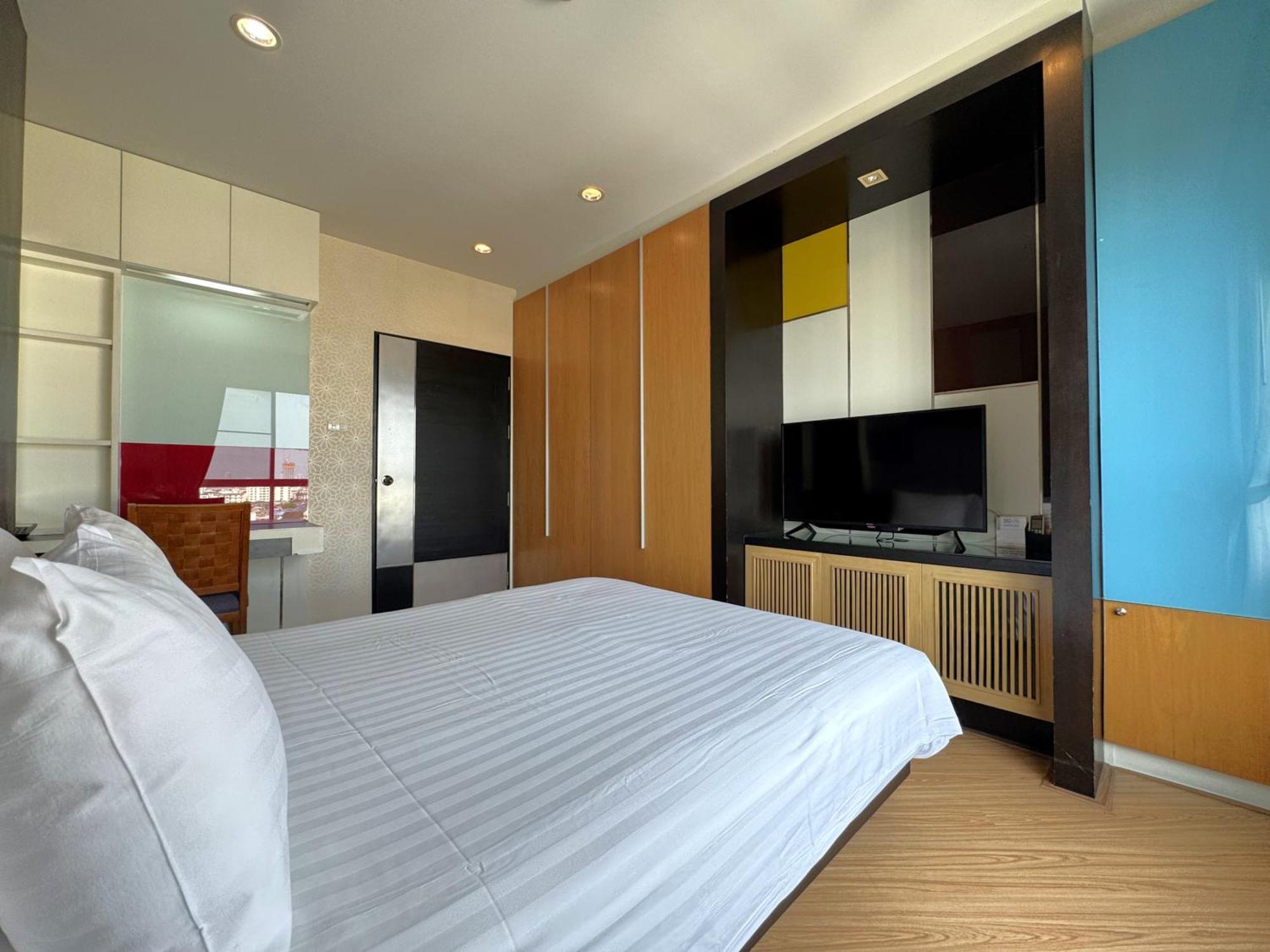 The Sunreno Hotel Sha Бангкок Екстер'єр фото