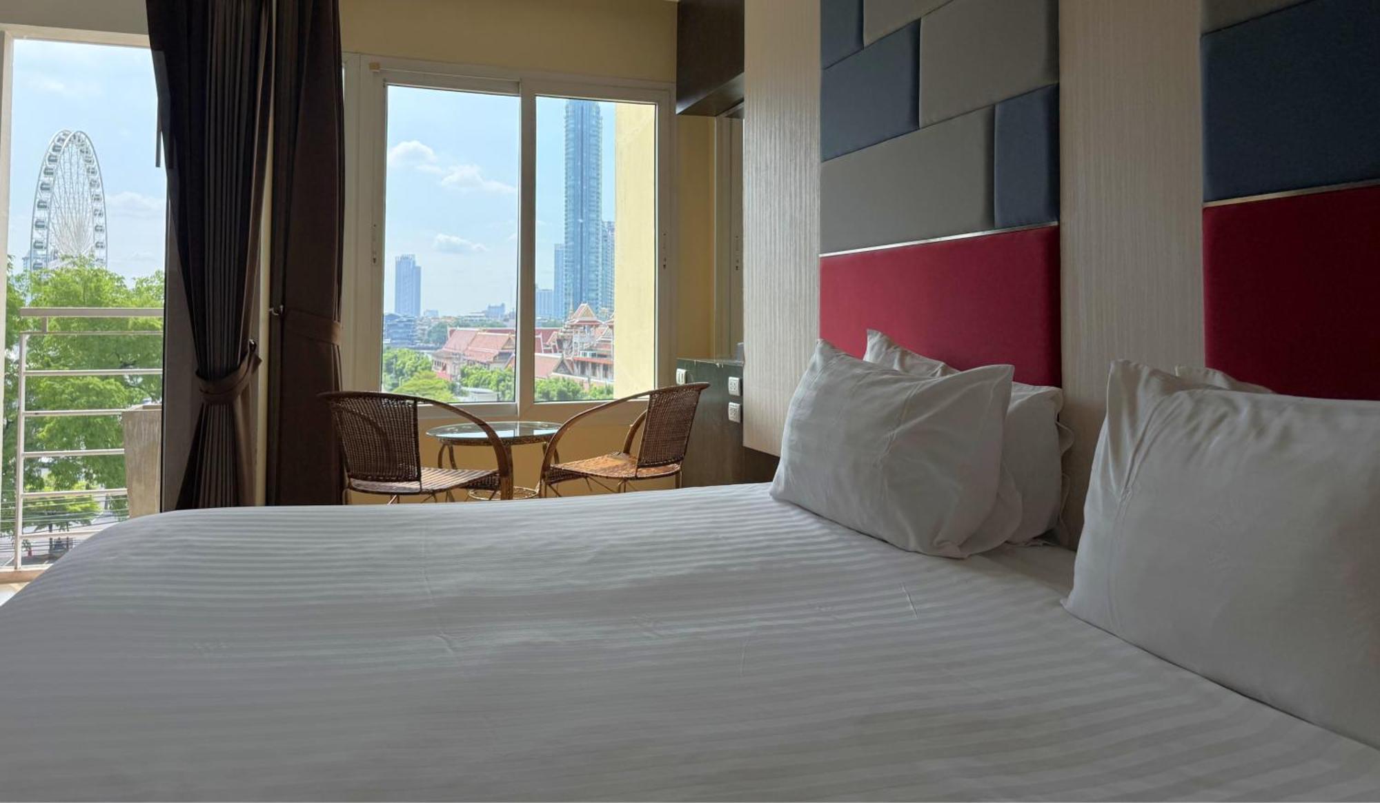 The Sunreno Hotel Sha Бангкок Екстер'єр фото